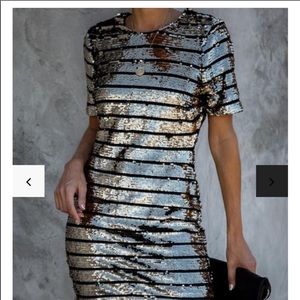 New Vici Queen Bee Gold sequin Body con dress
